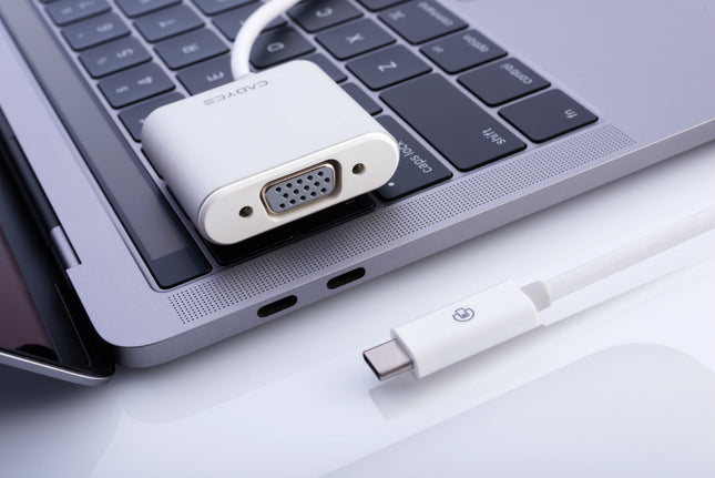 USB-C naar VGA Adapter Full HD Beeldkwaliteit Audio Support Inclusief USB-C Oplaadpoort P