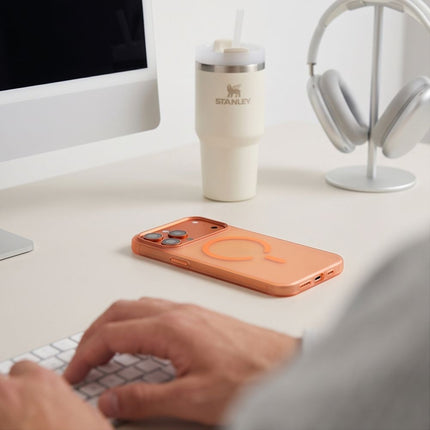iPhone 17 Pro Max  / iPhone 18 Pro Max - Camera Border High Quality Magsafe Case - Oranje