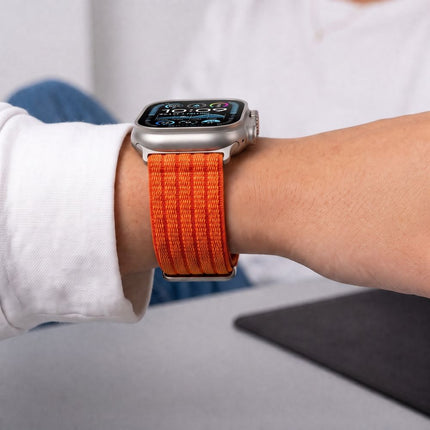 Tech-Protect Nylon Sport Apple Watch 8 / 9 / 10 / 11 / SE / Ultra (44 / 45 / 46 / 49 mm) bandje – Orange