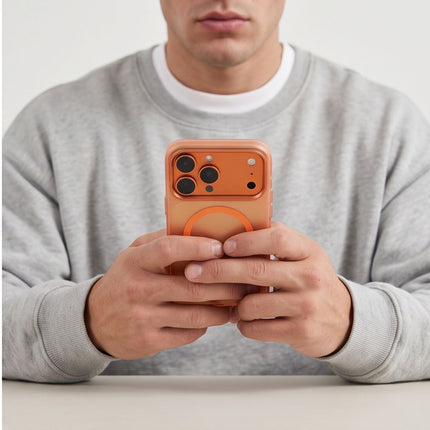 iPhone 17 Pro Max  / iPhone 18 Pro Max - Camera Border High Quality Magsafe Case - Oranje