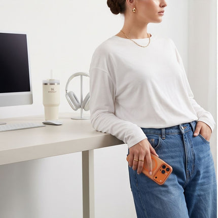iPhone 17 Pro Max  / iPhone 18 Pro Max - Camera Border High Quality Magsafe Case - Oranje