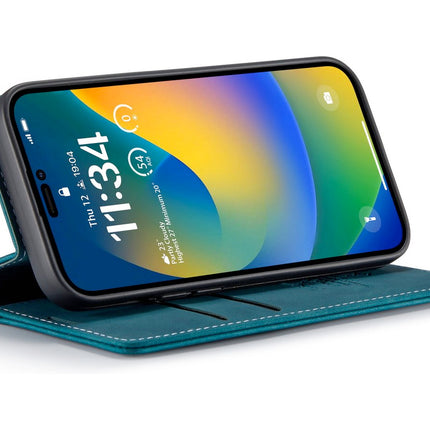 CaseMania Vintage Slim Bookcase Donkergroen - iPhone 14 Pro Max hoesje