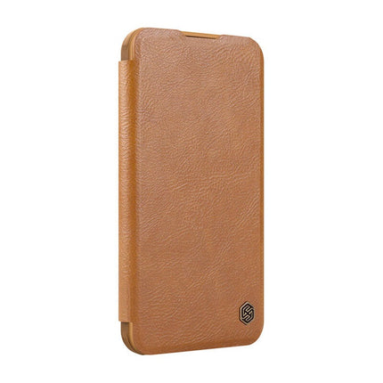 Nillkin Qin Prop Leather iPhone 16 Hoesje met Camera Cover Book Case Bruin