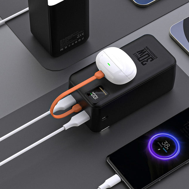 Powerbank 50000mAh 30W 2xUSB-A en 1xUSB-C en USB micro met zaklamp - zwart