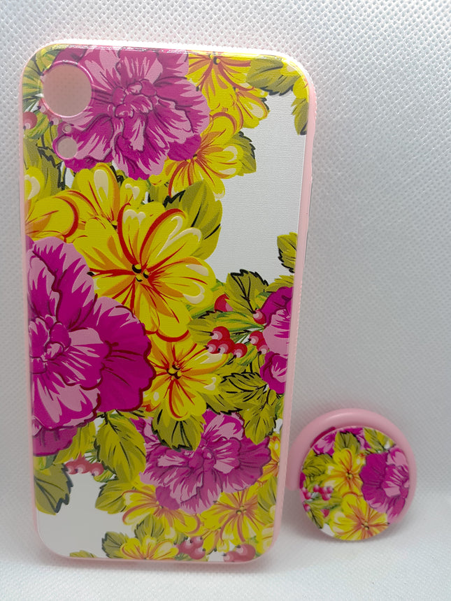 Rückseite der iPhone XR-Hülle mit rosa und gelben Blumen und Popsocket